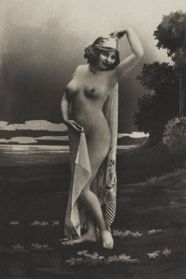 Vintage Nudes - Mirage in an Oriental Garden